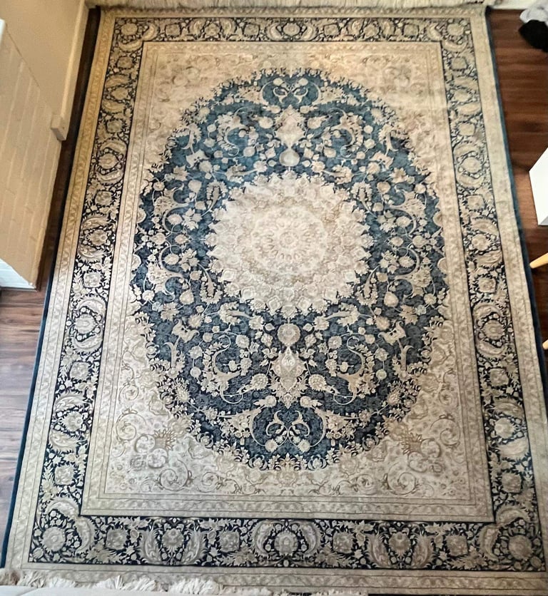 image for Machin made Persian rug (silk &wool)