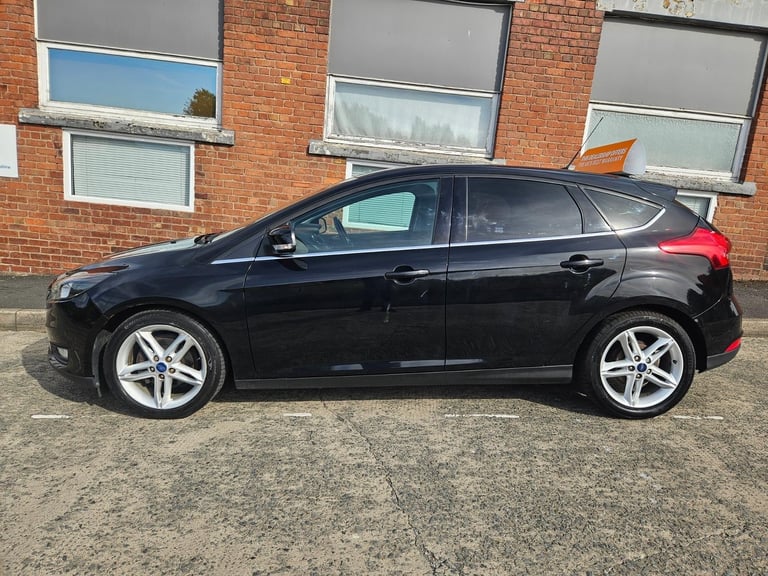 Ford Focus 1.0 EcoBoost zetec. Very clean with service history