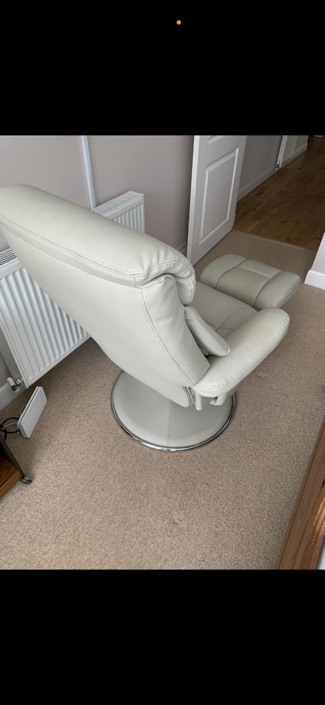 Biarritz swivel chairs & stools x2 brand new 