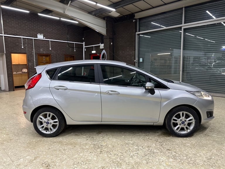 2016 Ford Fiesta 1.0 EcoBoost Zetec 5dr HATCHBACK Petrol Manual