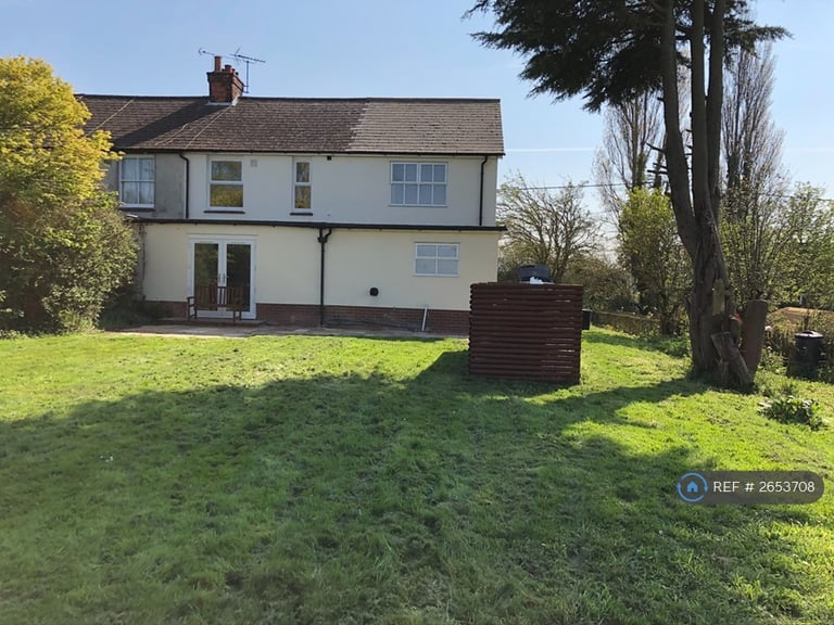 5 bedroom house in Ash Street/Church Road, Wrabness, CO11 (5 bed) (#2653708)
