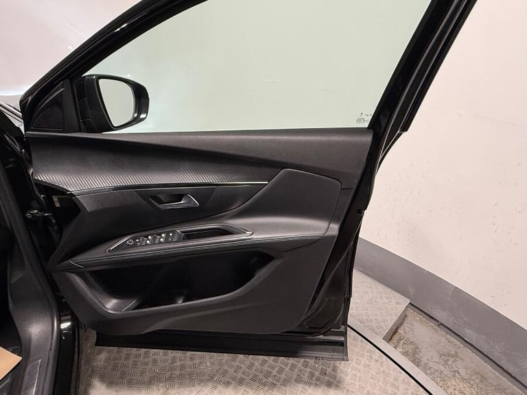 2023 Peugeot 5008 1.5 Bluehdi Allure Suv 5dr Diesel Eat Euro 6 (s/s) (130 Ps) HATCHBACK Diesel Au...