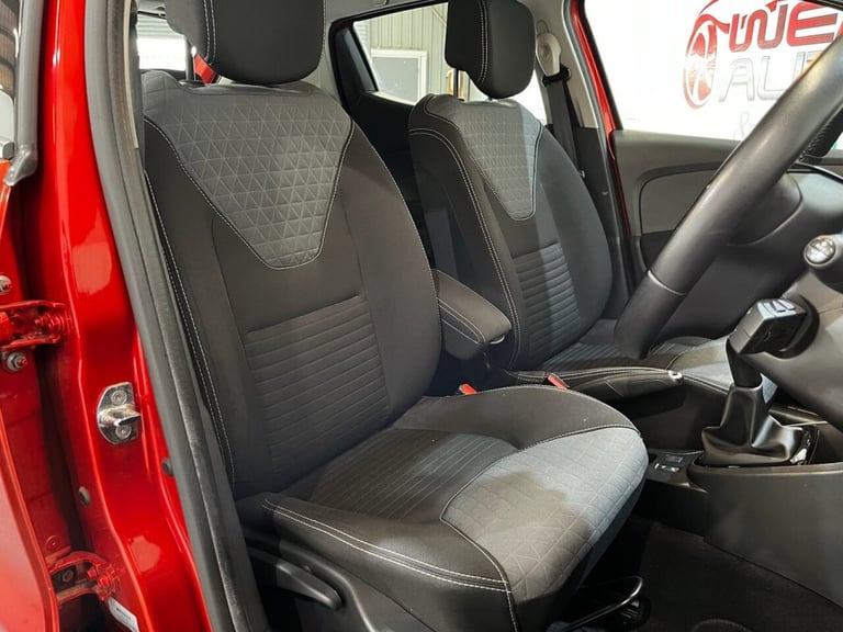 2014 Renault Clio 1.5 dCi Dynamique S MediaNav Hatchback 5dr Diesel Manual Euro 5 (s/s) (90 p Hat...
