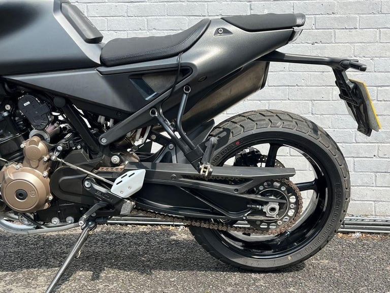 2024 Husqvarna Street SVARTPILEN 801 Petrol black 6 Speed