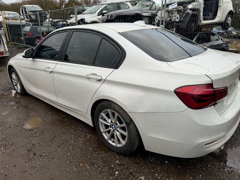 BMW f30 316i se 2016 white BREAKING FOR PARTS 