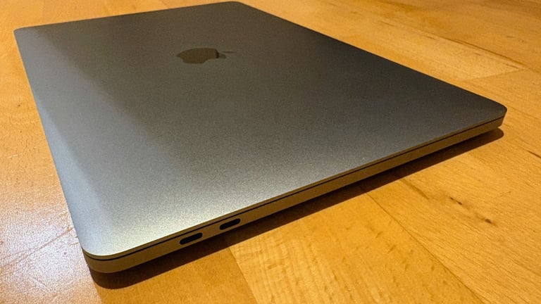 13-inch MacBook Pro (Late 2020) M1, 8GB RAM, 256GB storage (Space Grey) - excellent condition