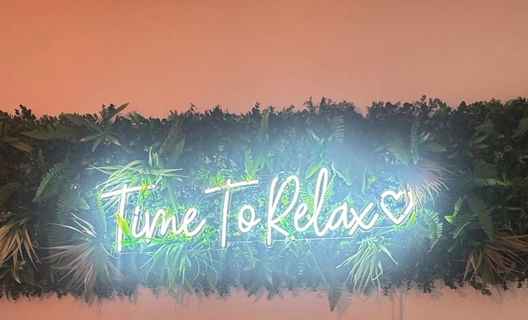 50 inch led white wall light only £200