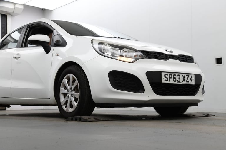 2013 Kia Rio 1.25 1 5dr HATCHBACK PETROL Manual