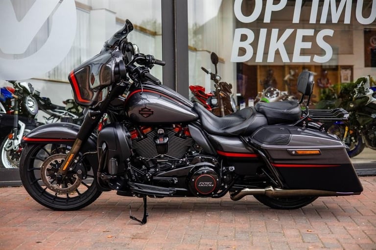 Harley-Davidson CVO SPORTGLIDE ! PANNIERS ! STUNNING