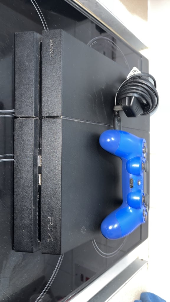 ps4 console and controller