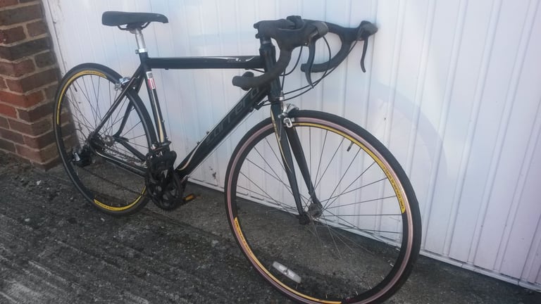 Men's Black Carraera 14speed Racing Bike 20inch frame 700c wheels just been serviced