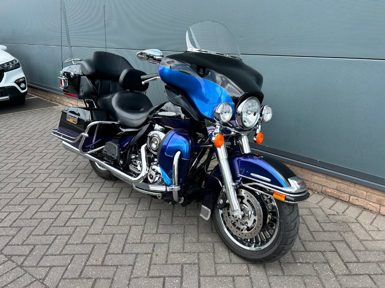 2009 Harley-Davidson TOURING FLHTK ELECTRA GLIDE ULTRA LIMITED FLHTK Two-Tone (10MY) Custom DIESE...