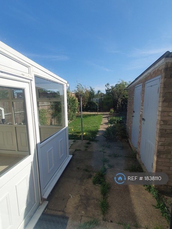 3 bedroom house in Slade Close, Ramsey, PE26 (3 bed) (#1838110)