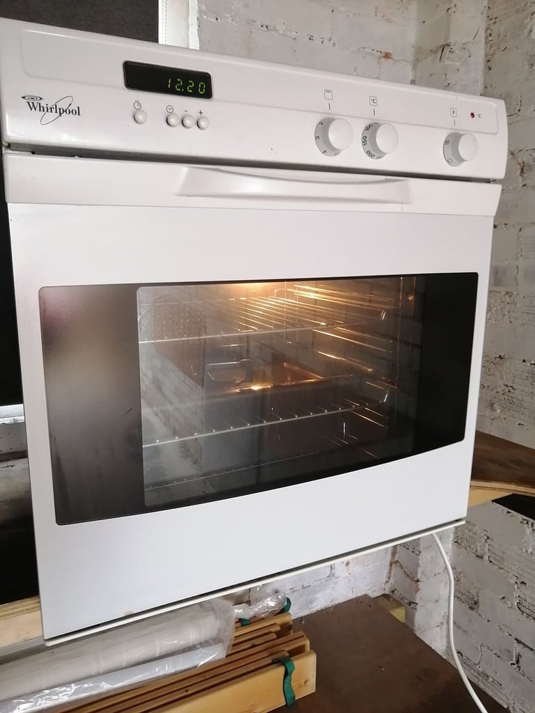 Whirlpool built in oven coocker with fan
