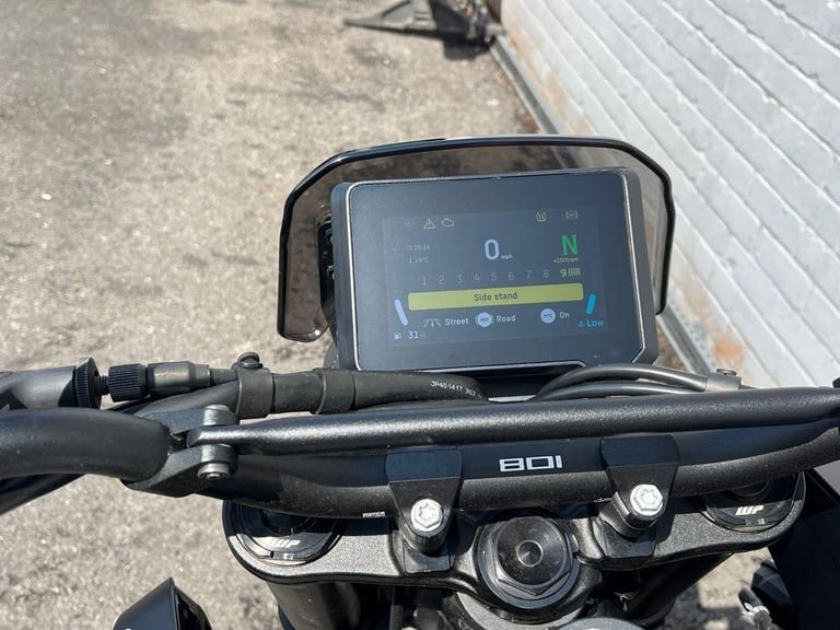 2024 Husqvarna Street SVARTPILEN 801 Petrol black 6 Speed