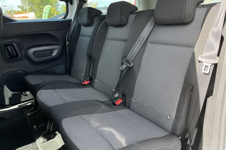 2025 Toyota PROACE CITY Verso 100kW Shuttle Long 50kWh 5dr Auto MPV ELECTRIC Automatic