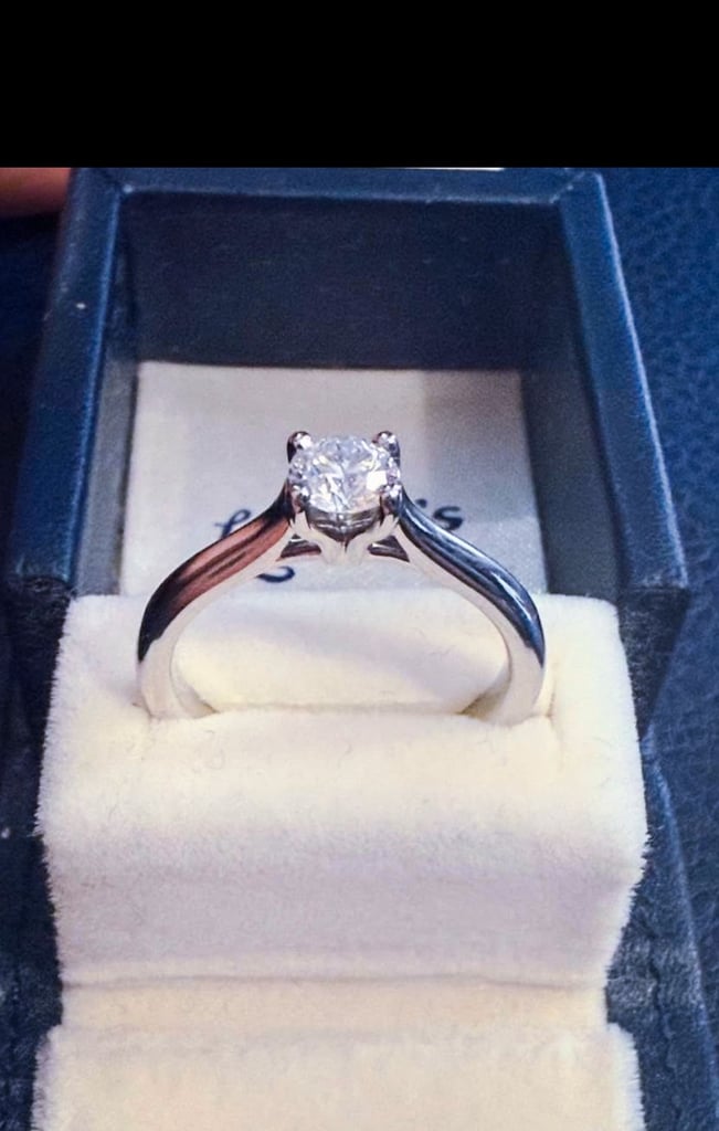 image for Lunn’s Platinum Diamond Ring