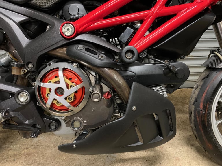 2010 Ducati M1100 MONSTER STREETFIGHTER STYLE CLASSIC MOTORCYCLE (LOW MILES)