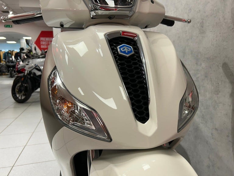 2023 Piaggio Medley 125 - 1332 miles