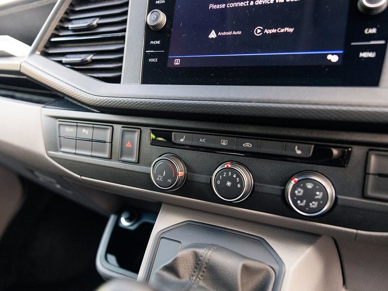 2024 Volkswagen Transporter 2.0 TDI 150 Highline Kombi Van DSG WINDOW VAN DIESEL Automatic