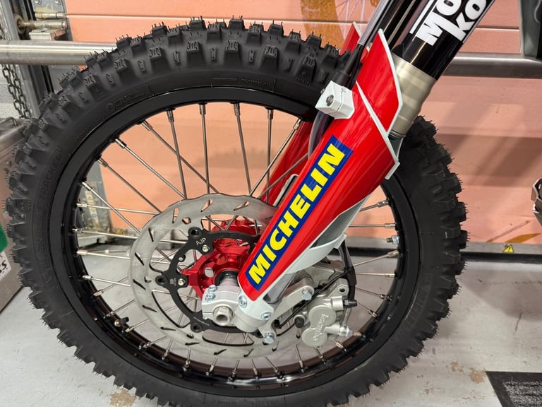 AJP PR7 (650cc) 2025 NEW