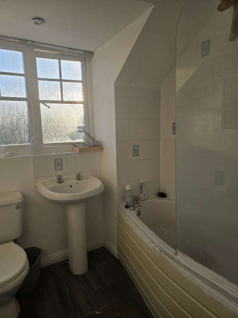 Exceptional 5-Bed, 3-Bath Home in a Premier Transport Hub Location