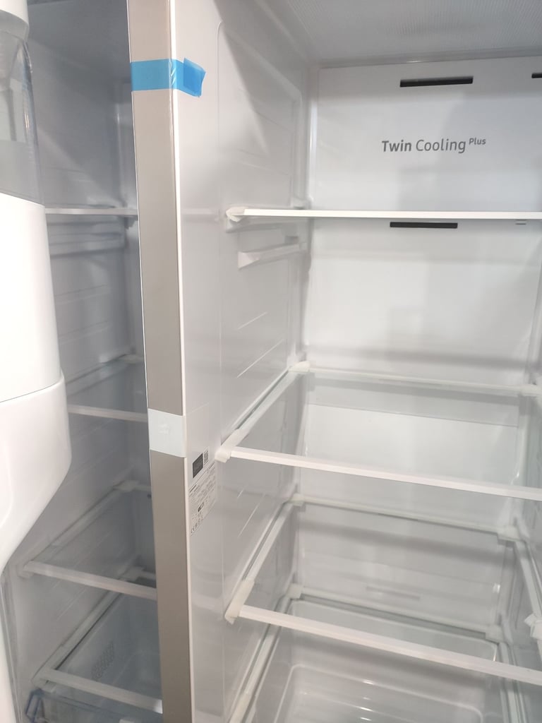 ➡️➡️NEW GRADED SAMSUNG FROST FREE AMERICAN STYLE FRIDGE FREEZER RRP £1,779 WE SELL £580!!