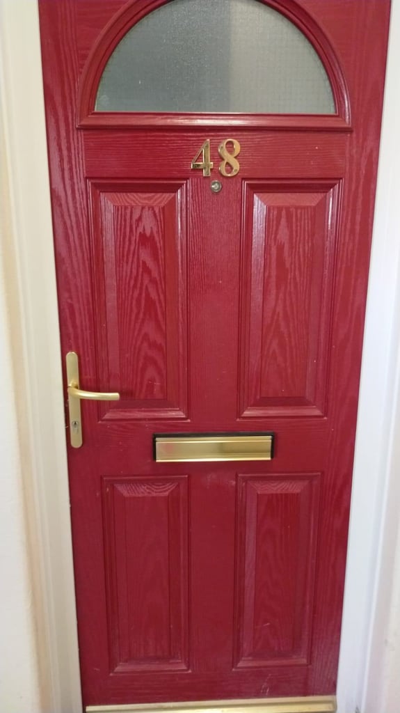 Spacious one bed flat with good privacy and grand view of London