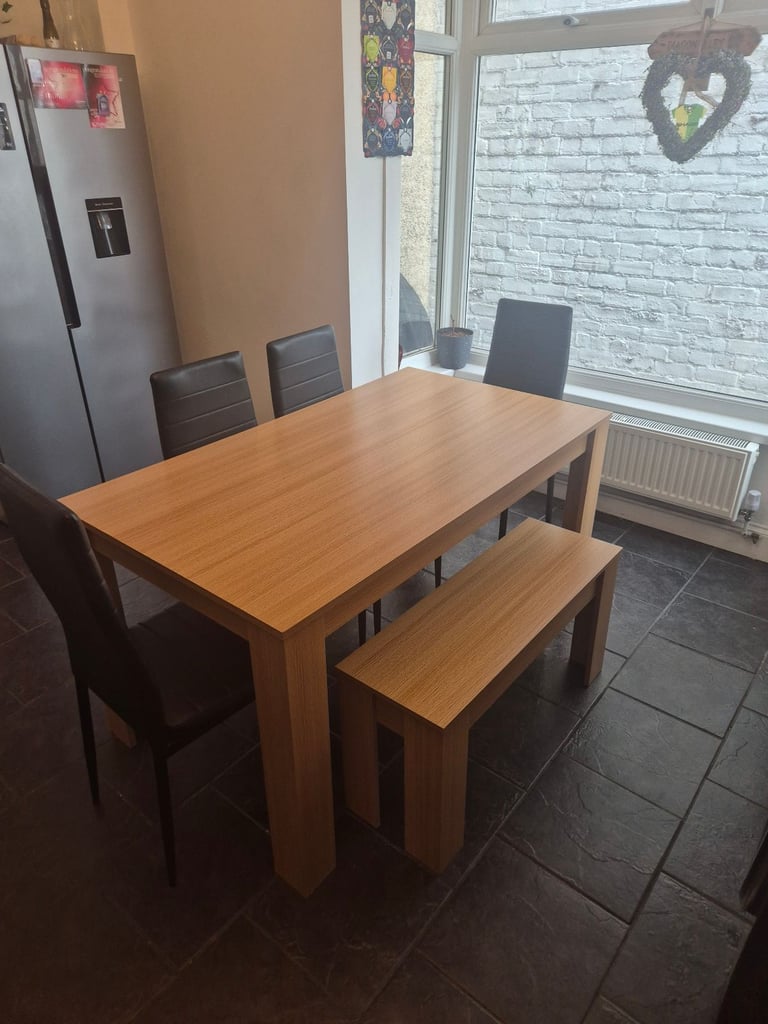 Dining suite with 4x chairs and bench 