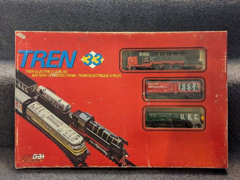 image for Vintage battery powered train set, Tren 33