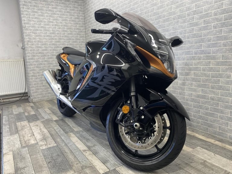 2021 SUZUKI GSX 1300 R HAYABUSA WITH ONLY 4701 MILES IN THE BEST COLOUR SCHEM...