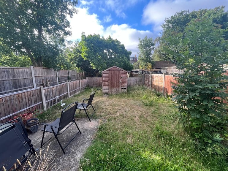 NEW STUDIO FLAT WITH GARDEN FOR RENT IN E17 LOCATED 5 MINS WALK TO STATION