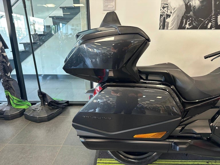 HONDA GL1800 GOLDWING TOUR-1 OWNER-FSH-
