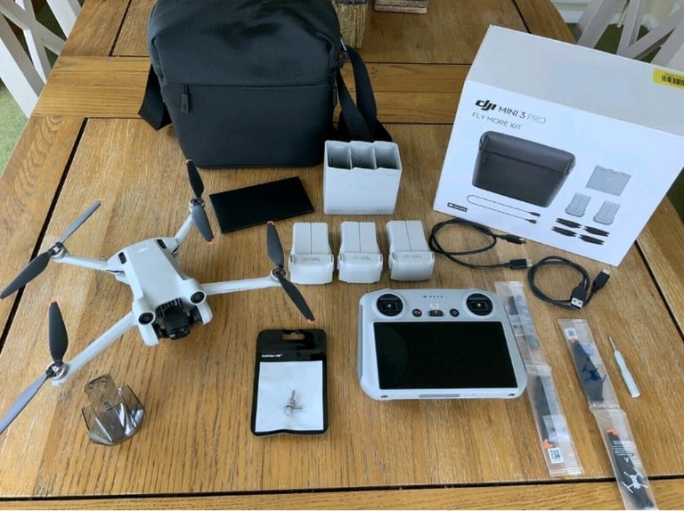 DJI Mini 3 Pro + Fly More Kit + DJI Care Refresh + 128GB Card +