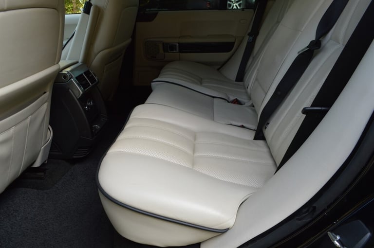 2012 Land Rover Range Rover 4.4 TDV8 Westminster 4dr Auto ESTATE DIESEL Automatic