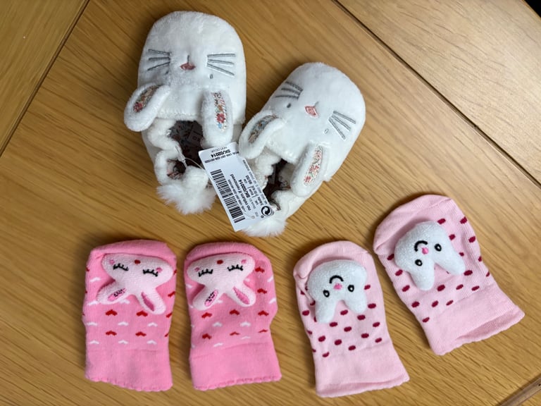 image for Baby girl soft Slipper New 3-6M BNWT & Slipper style socks 6-9M Ex. Cond. 