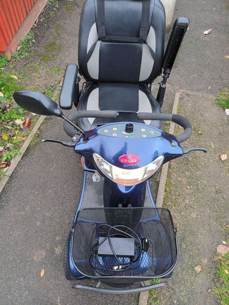 8mph Mobility Scooter. Lights, Indicators, Captain's Seat, Excel Galaxy Road Legal Model