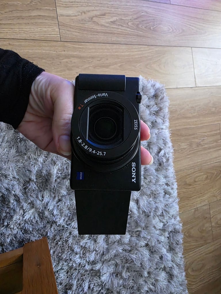 Sony ZV-1 vloggers camera with case, 4x batteries and  tripod camera grip