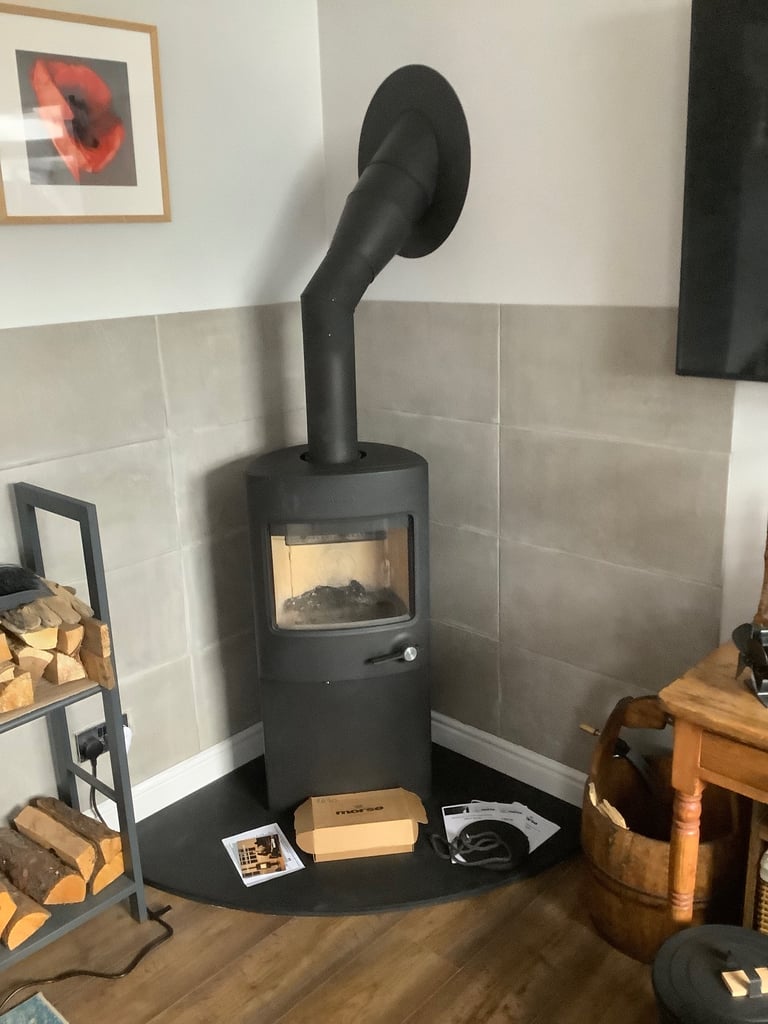 image for Morso 2890 log burner and slate hearth.
