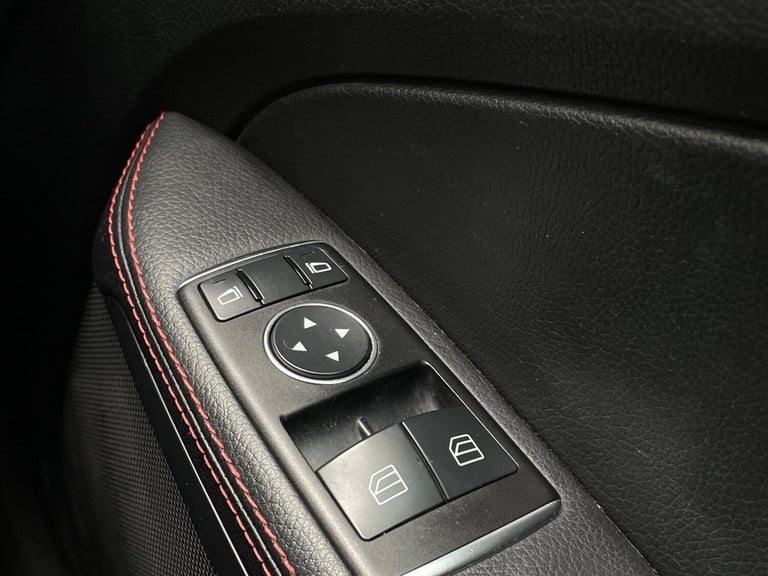  Mercedes-Benz SLK 3.5 SLK350 BlueEfficiency AMG Sport Edition 125 G-Tronic+ Euro 5 (s/s) 2dr Pet...