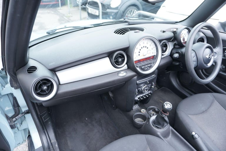 2013 MINI Convertible 1.6 Cooper 2dr CONVERTIBLE PETROL Manual