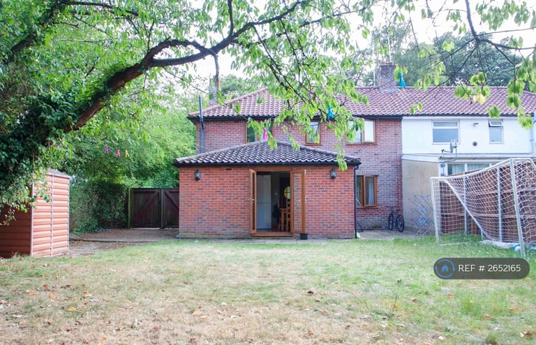6 bedroom house in Earlham Green Lane, Norwich, NR5 (6 bed) (#2652165)