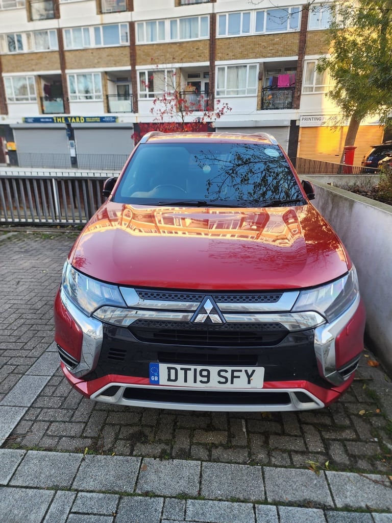 PCO CAR FOR SALE MITSUBISHI OUTLANDER