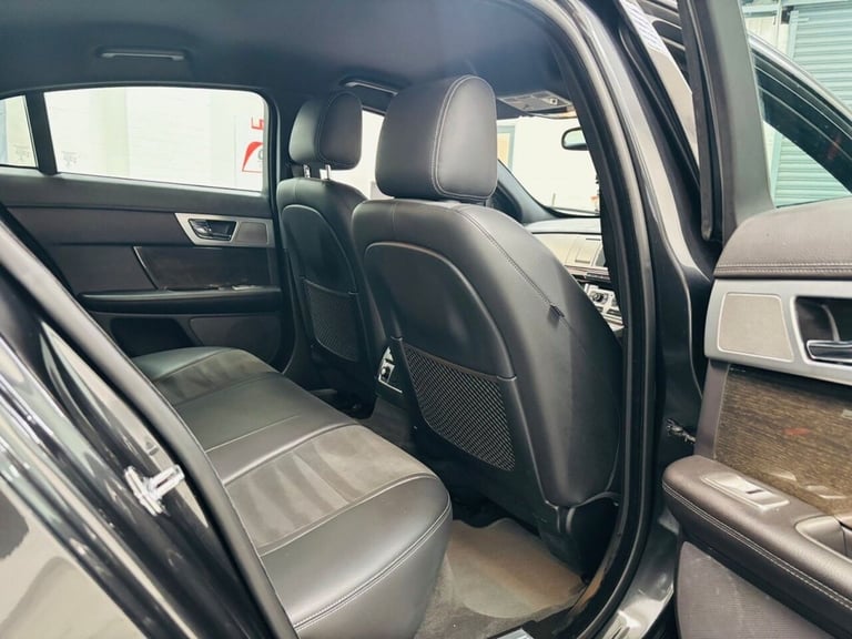 2014 Jaguar XF 2.2d [200] R-Sport 4dr Auto SALOON DIESEL Automatic