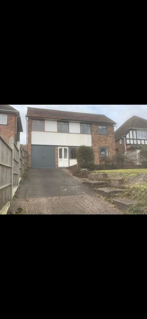 3 bedroom detached house available to rent 