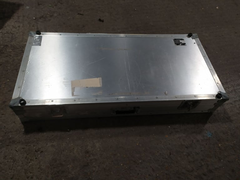2 X METAL CASES small & big
