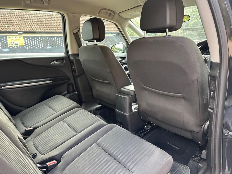 2013 Vauxhall Zafira Tourer 1.8 16V Exclusiv Euro 5 5dr Petrol