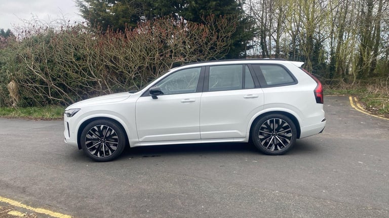 2025 Volvo XC90 Plus, B5 AWD Mild hybrid, Petrol, Dark, 7 Seats ESTATE Petrol/Electric Hybrid Aut...