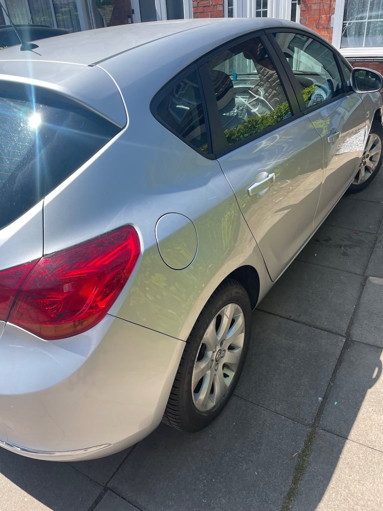 Vauxhall, ASTRA, Hatchback, 2014, Manual, 1398 (cc), 5 doors