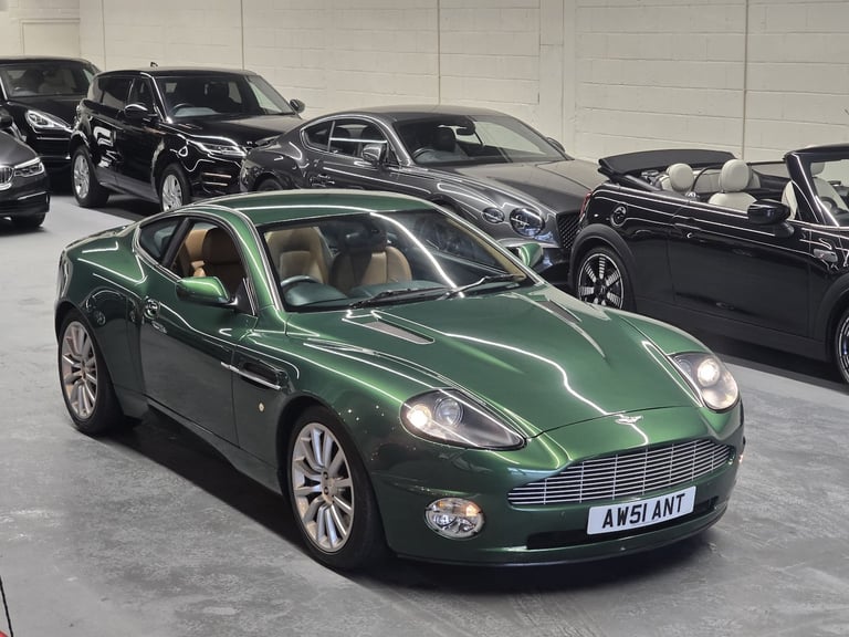 ASTON MARTIN VANQUISH 5.9 2001